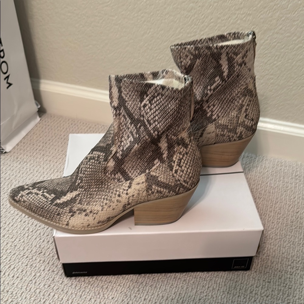 Dolce Vita “Shanta” White/Black snake print leather Ankle Boots with Pointed Toe
